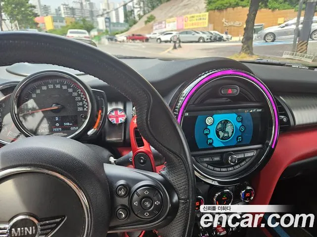 MINI Cooper Convertible 2019 thumb 5