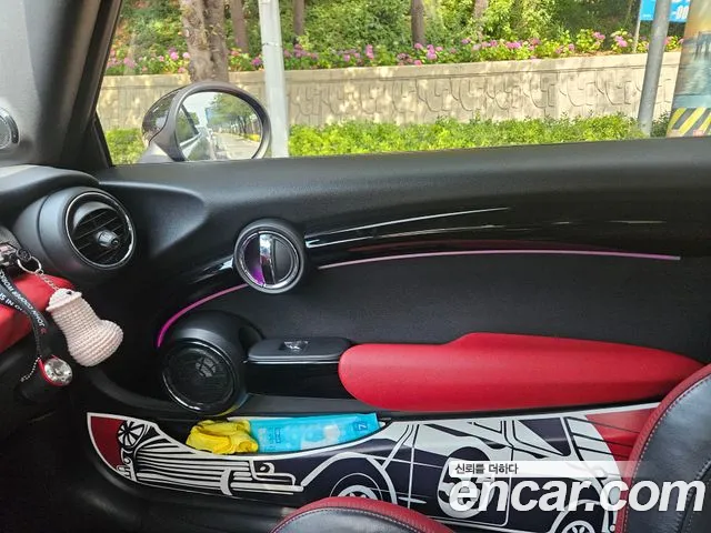 MINI Cooper Convertible 2019 thumb 7
