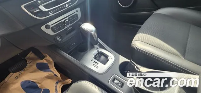 Renault-KoreaSamsung Fluence 2015 thumb 9