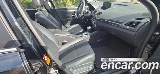 Renault-KoreaSamsung Fluence 2015 thumb 10