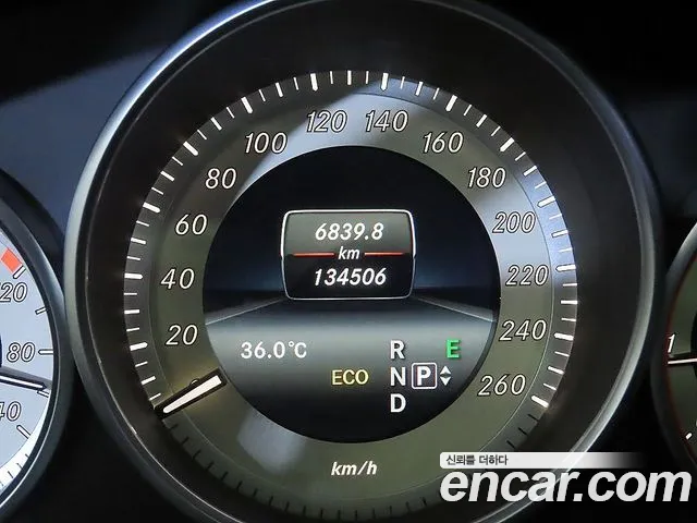 Mercedes-Benz E-Класс 2015 thumb 9