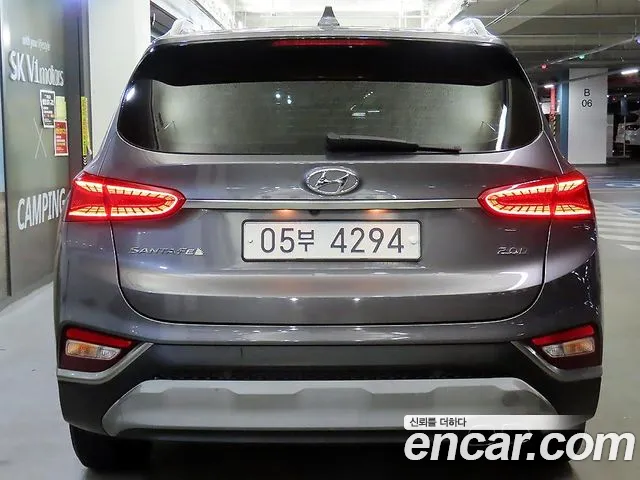 Hyundai Santa Fe 2018 thumb 5
