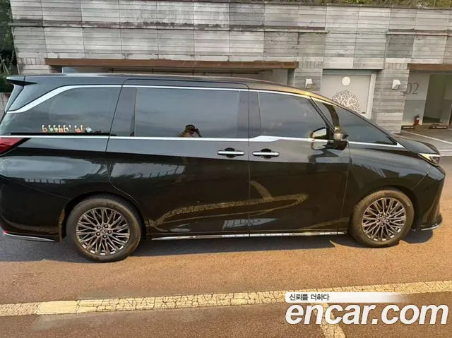 Lexus LM 2025 thumb 3