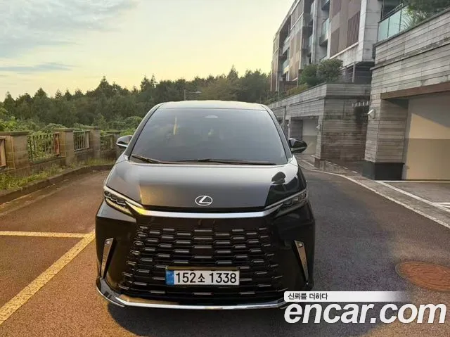 Lexus LM 2025 thumb 10