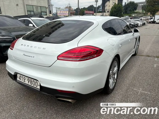 Porsche Panamera 2014 thumb 3