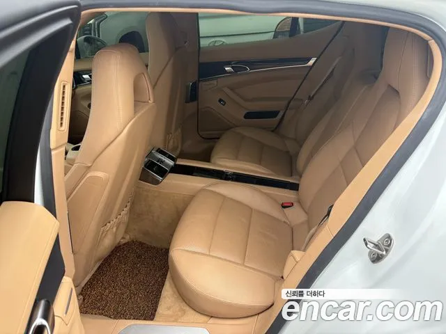 Porsche Panamera 2014 thumb 9