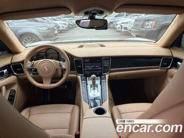 Porsche Panamera 2014 thumb 10