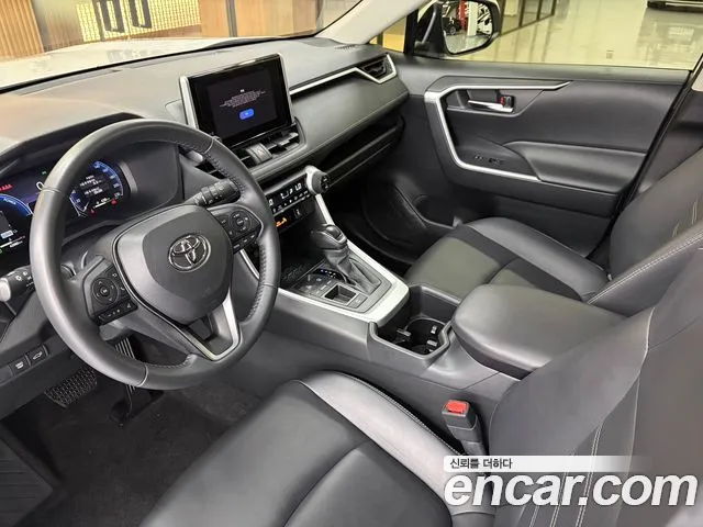 Toyota RAV4 2023 thumb 10