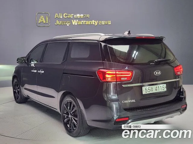 Kia Carnival 2018 thumb 2