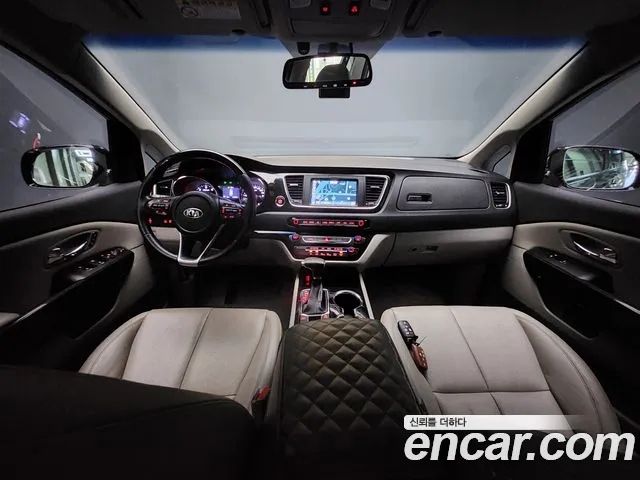 Kia Carnival 2018 thumb 7