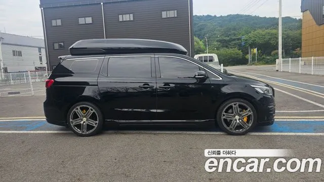 Kia Carnival 2017 thumb 3