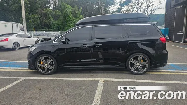 Kia Carnival 2017 thumb 4
