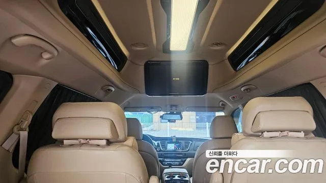 Kia Carnival 2017 thumb 6