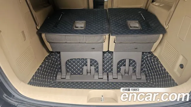 Kia Carnival 2017 thumb 11