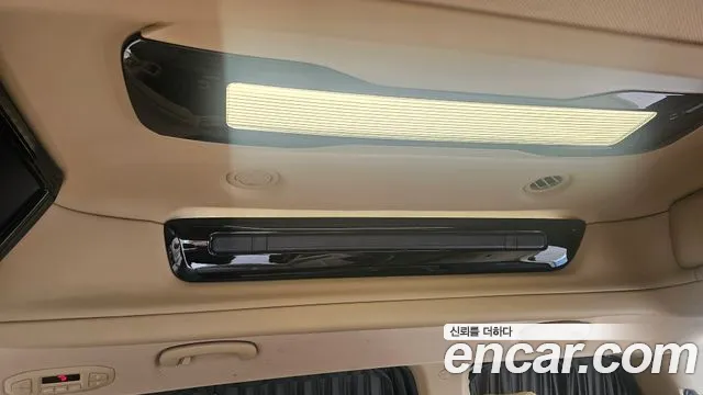 Kia Carnival 2017 thumb 12