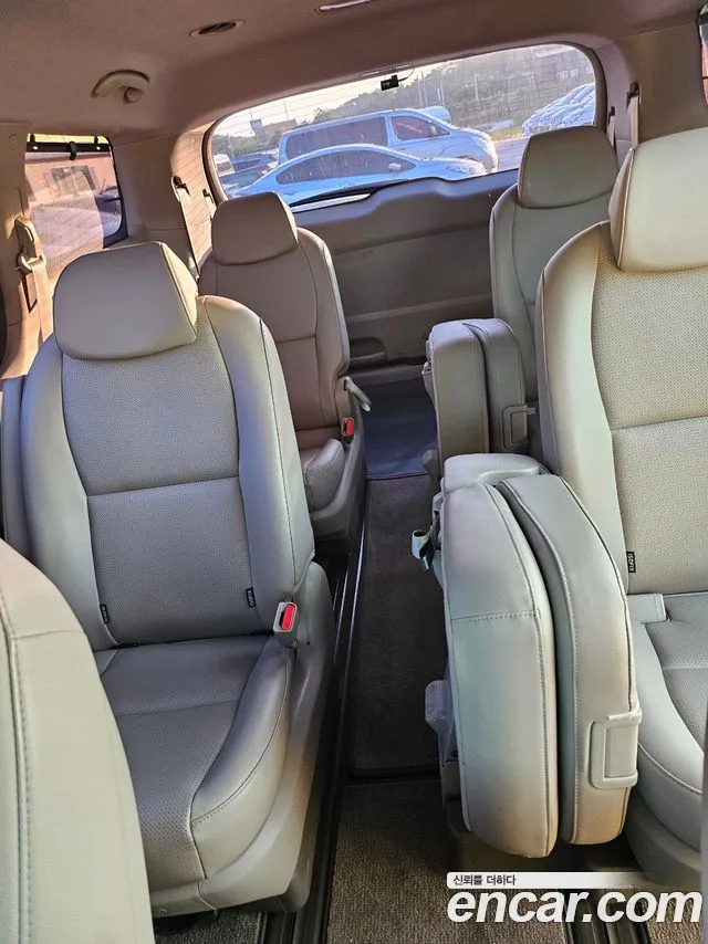 Kia Carnival 2018 thumb 6
