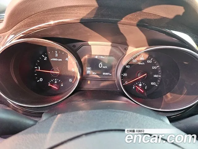 Kia Carnival 2018 thumb 8