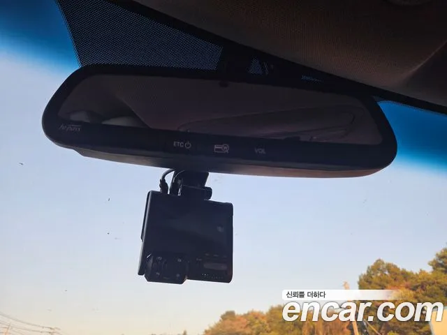 Kia Carnival 2018 thumb 10