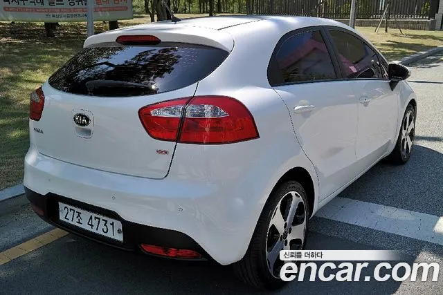 Kia Pride 2012 thumb 2