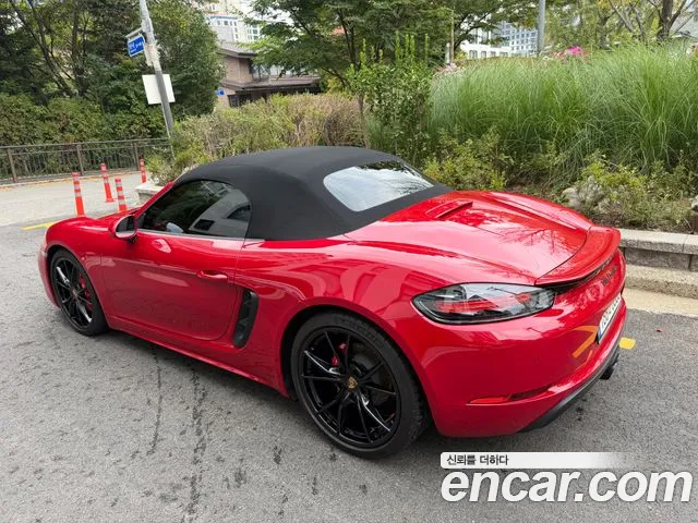 Porsche Cayman 2022 thumb 2