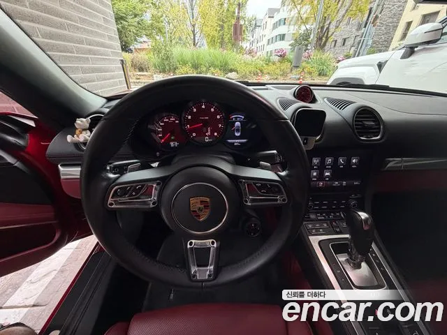 Porsche Cayman 2022 thumb 9