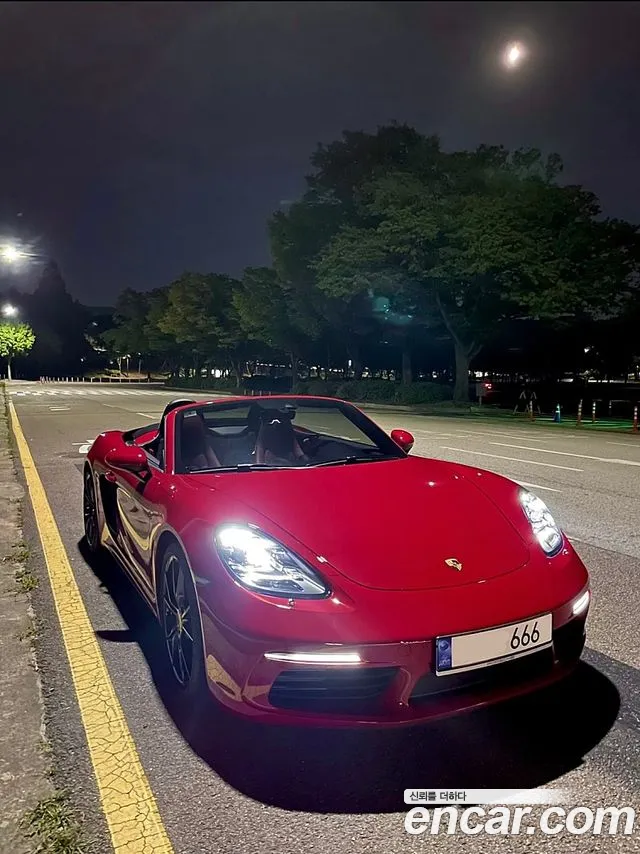 Porsche Cayman 2022 thumb 10