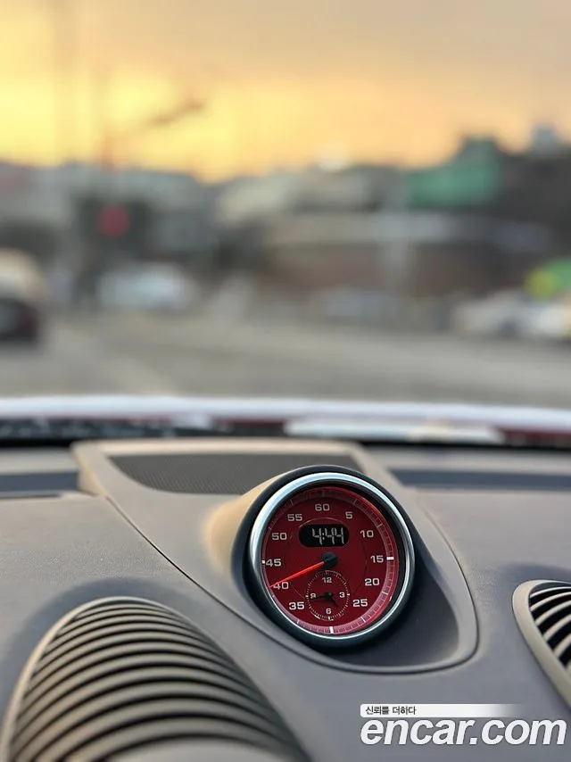 Porsche Cayman 2022 thumb 11