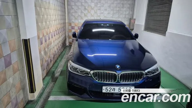 BMW 5-Series 2017 thumb 3