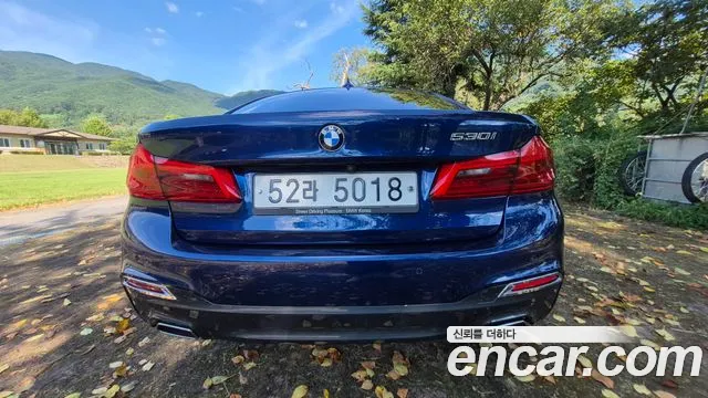 BMW 5-Series 2017 thumb 4