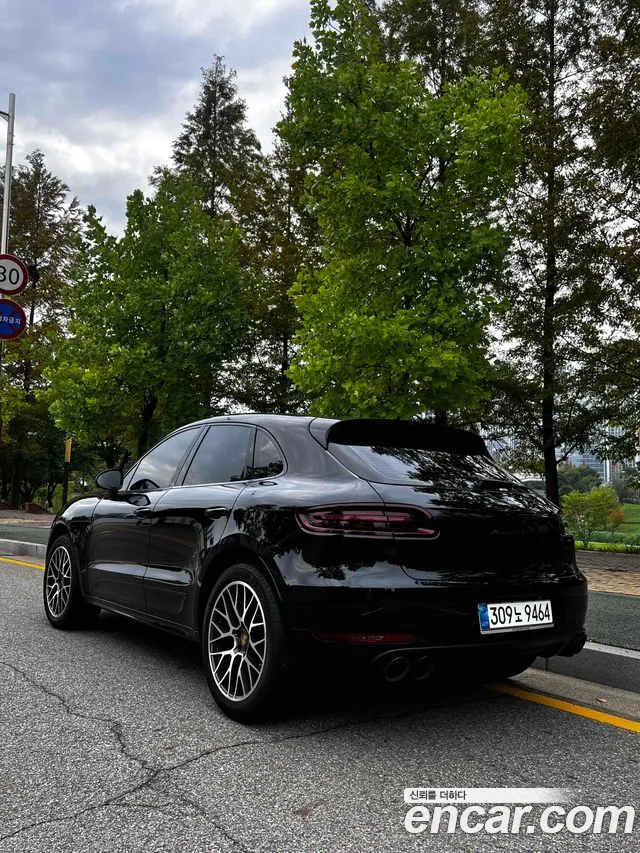 Porsche Macan 2016 thumb 2