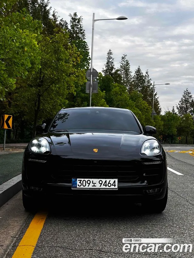Porsche Macan 2016 thumb 3