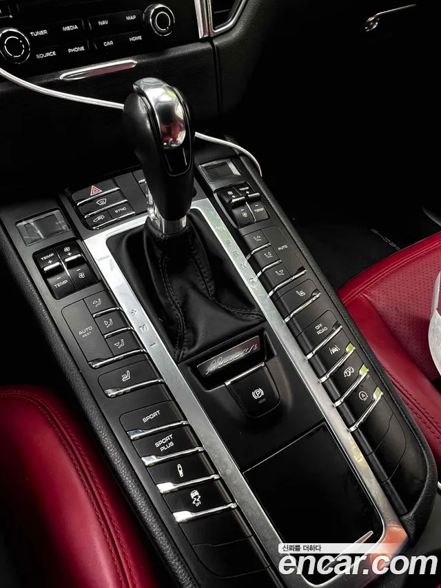 Porsche Macan 2016 thumb 9