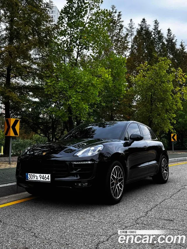 Porsche Macan 2016 thumb 11