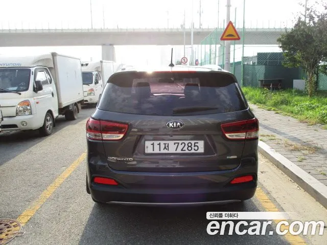 Kia Sorento 2015 thumb 4