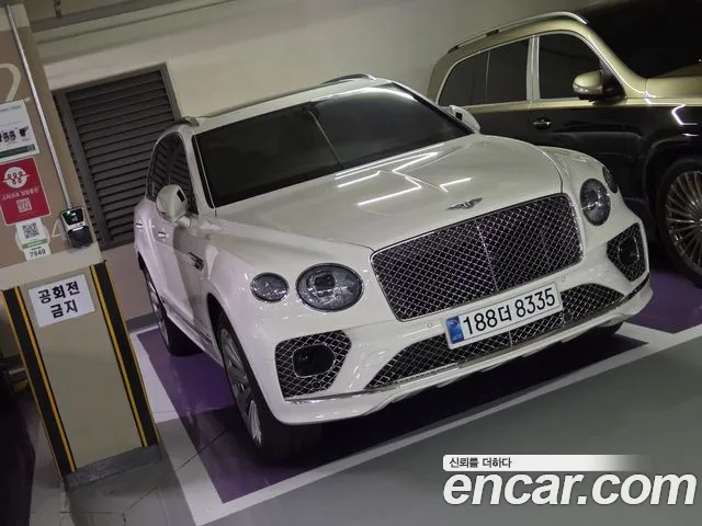 Bentley Bentayga 2021 thumb 4