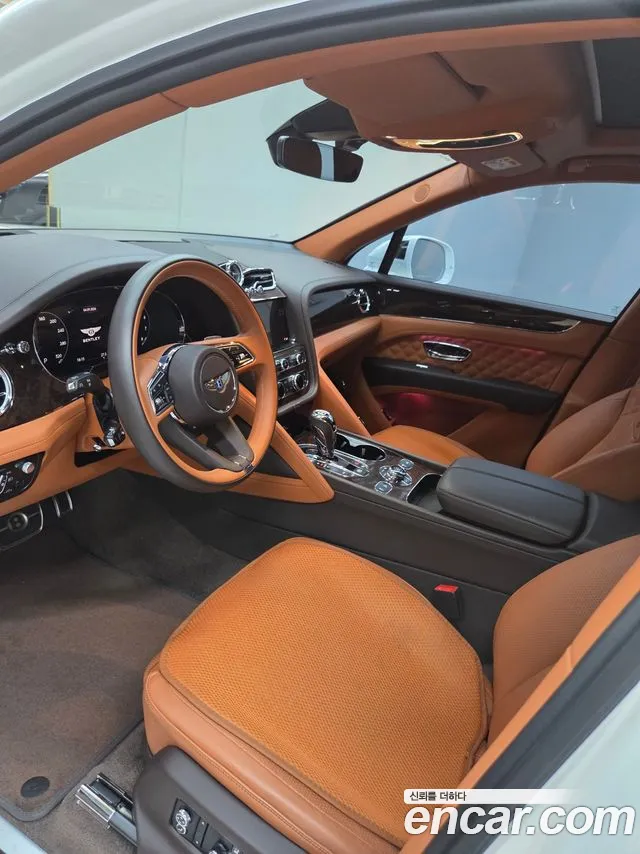 Bentley Bentayga 2021 thumb 7