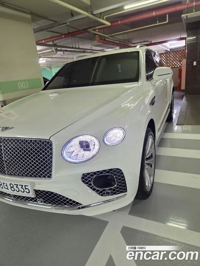 Bentley Bentayga 2021 thumb 10