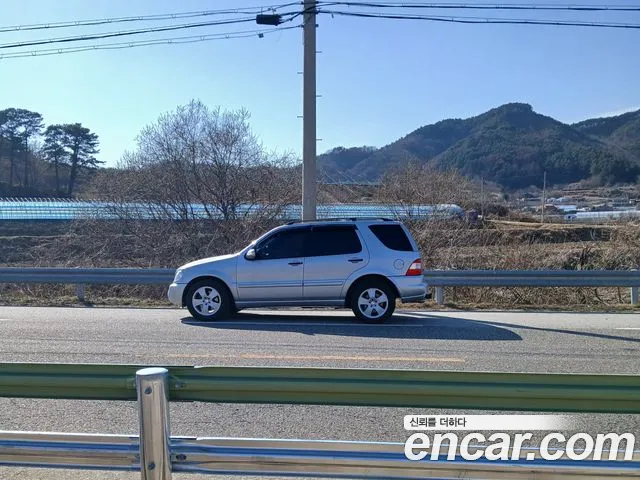 Mercedes-Benz M-class 2001 thumb 2