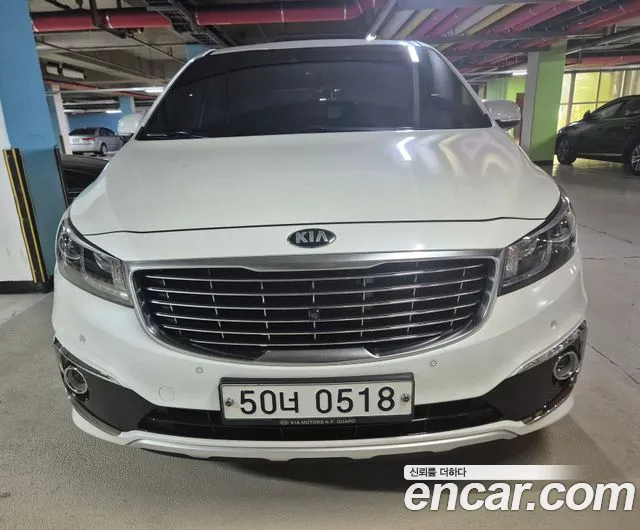 Kia Carnival 2015 thumb 3