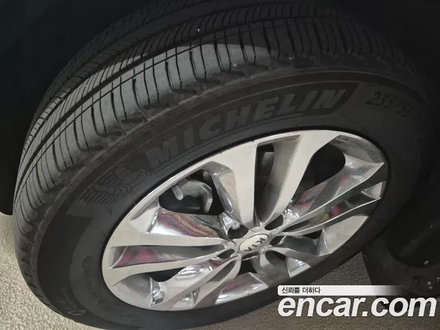 Kia Carnival 2015 thumb 5
