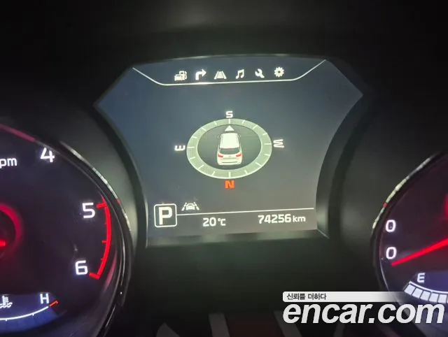 Kia Carnival 2015 thumb 8