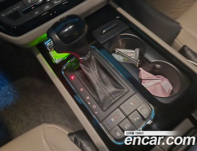 Kia Carnival 2015 thumb 9