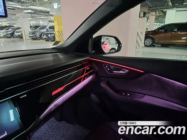 Audi Q8 2021 thumb 3