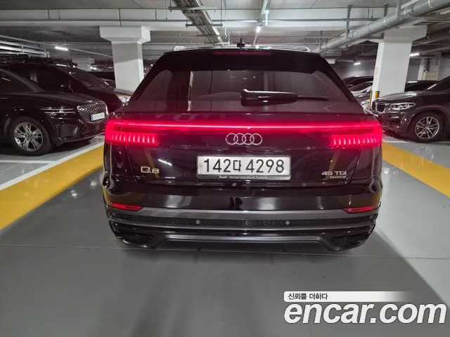 Audi Q8 2021 thumb 6