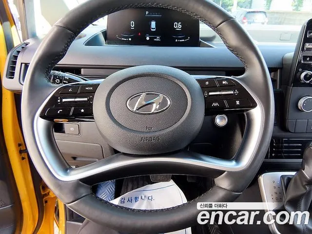 Hyundai Staria 2023 thumb 9