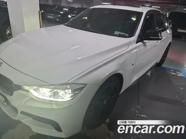 BMW 3-Series 2018 thumb 3