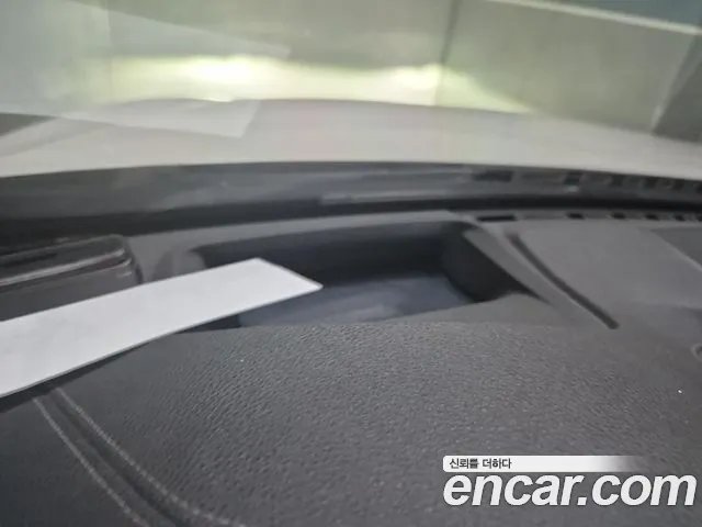 BMW 3-Series 2018 thumb 7