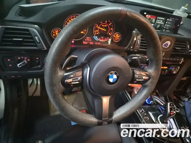 BMW 3-Series 2018 thumb 10