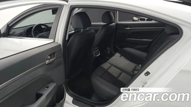Hyundai Avante 2016 thumb 12