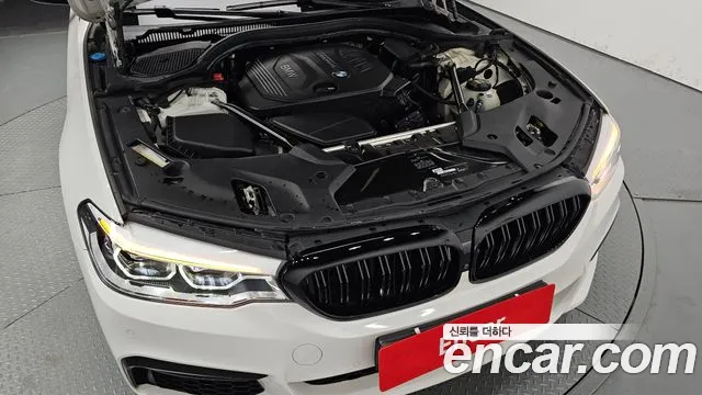 BMW 5-Series 2017 thumb 5